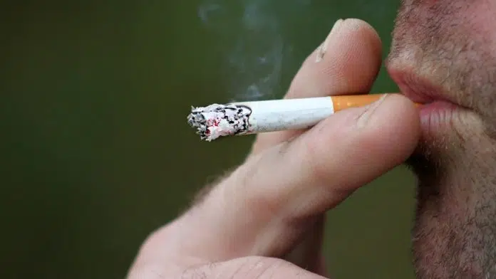 Acheter sa propre machine à tuber les cigarettes pour faire des économies