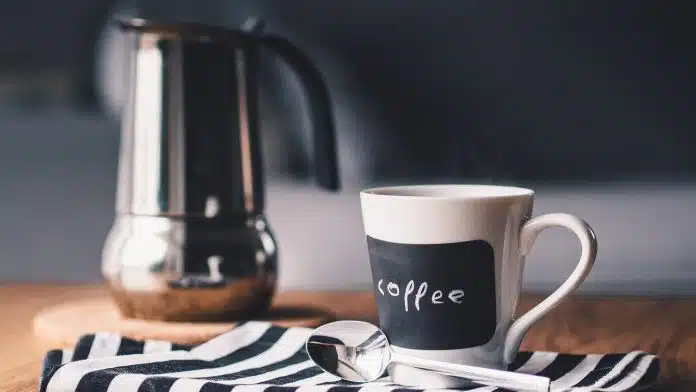 Le mug personnalisé, un cadeau incontournable pour toutes les occasions 