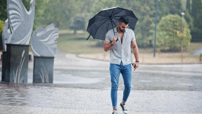 Pourquoi le parapluie est devenu un must-have pour l’homme moderne ?
